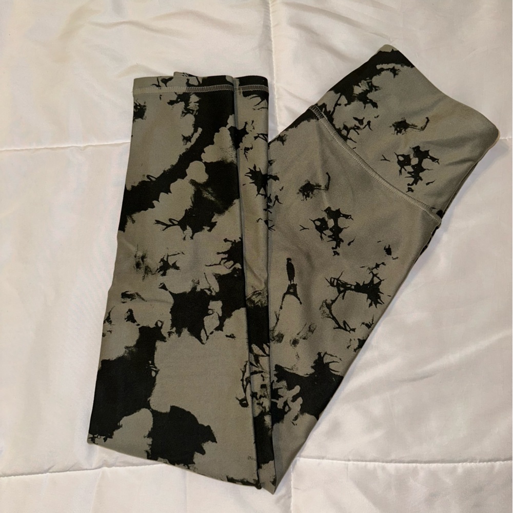 Jessica Simpson Olive Green and black leggings
